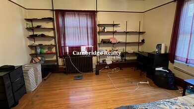 22 Grand View Ave, Unit #1 in Somerville, MA - Building Photo - Building Photo