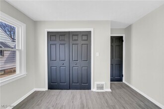 16902 Lotus Dr in Cleveland, OH - Building Photo - Building Photo