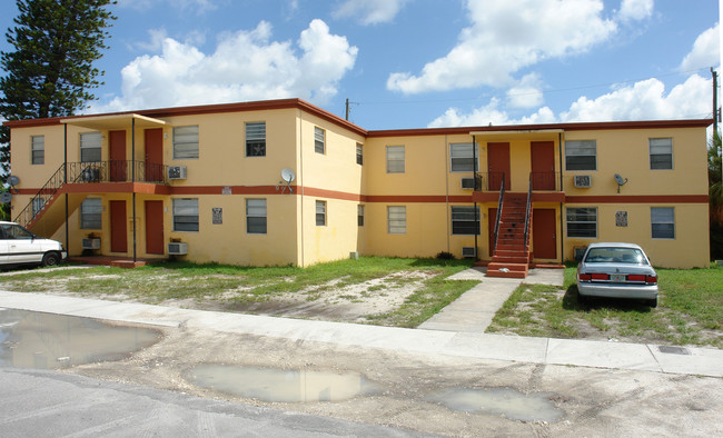 770 NW 101st St in Miami, FL - Building Photo - Building Photo