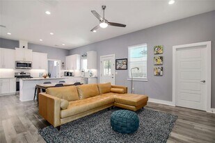 7607 Providence Ave in Austin, TX - Building Photo