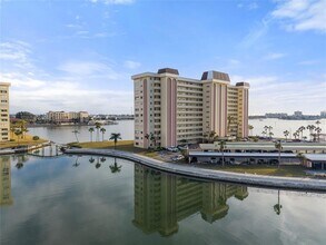 4775 Cove Cir in St. Petersburg, FL - Building Photo - Building Photo
