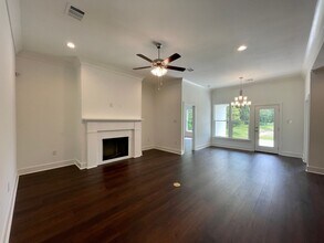 9674 Brookfield Ave in Denham Springs, LA - Building Photo - Building Photo