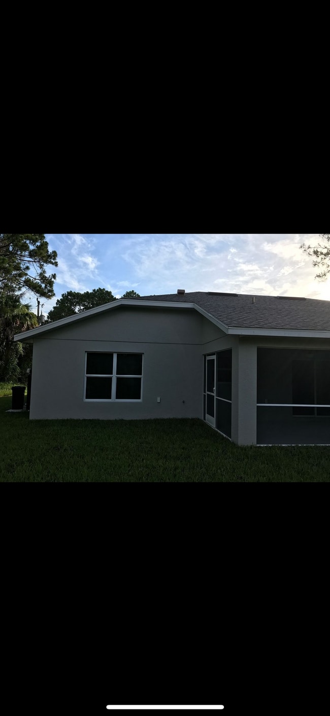 2147 Vancouver Ln in North Port, FL - Building Photo - Building Photo