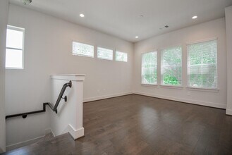 6017 Cypress St in Houston, TX - Building Photo - Building Photo