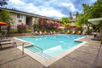 Greendale Apartments - Fully Renovated in Mountain View, CA - Foto de edificio - Building Photo