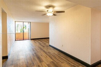 10500 SW 108th Ave, Unit B216 in Miami, FL - Building Photo - Building Photo