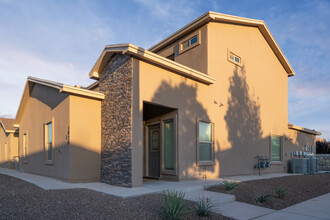 1074 Hoppas Ct in El Paso, TX - Building Photo - Building Photo