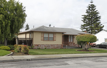 181 Blossom Way in Hayward, CA - Building Photo - Building Photo