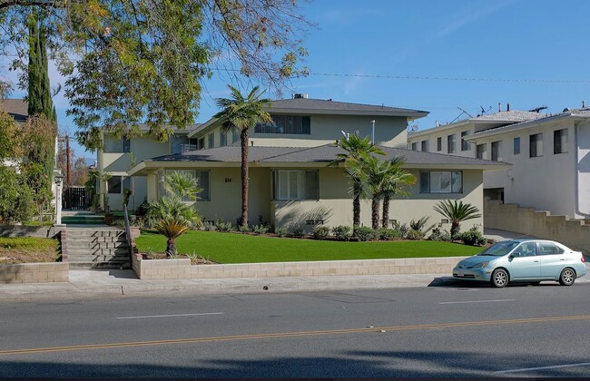 614 Sunset Blvd in Arcadia, CA - Foto de edificio - Building Photo