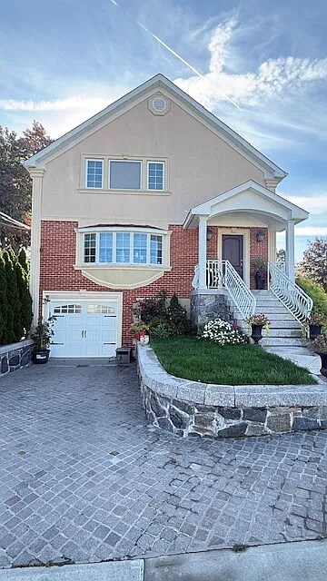 98 Dunston Ave, Unit 2 in Yonkers, NY - Building Photo