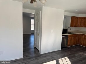 45414 Gable Square in Sterling, VA - Building Photo - Building Photo