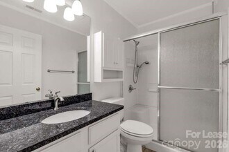 402 Sweetgum Dr in Fort Mill, SC - Building Photo - Building Photo