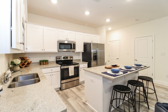 Overland Townhomes in Fairhope, AL - Building Photo - Building Photo