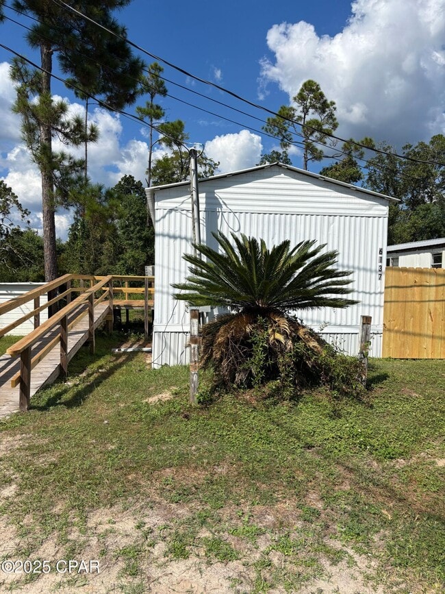 6137 Jammie Rd in Youngstown, FL - Building Photo - Building Photo