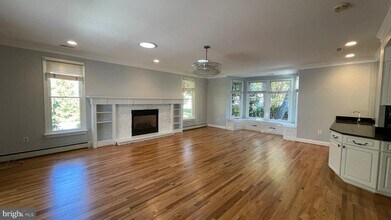 10130 Blake Ln in Oakton, VA - Building Photo - Building Photo