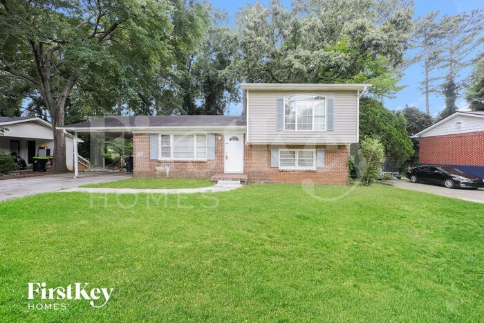 2734 Ocean Valley Rd in College Park, GA - Building Photo