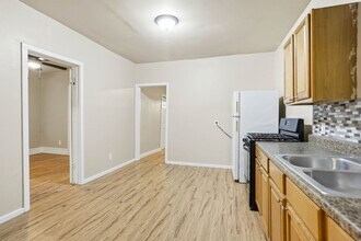 322 Utah St in San Antonio, TX - Building Photo - Building Photo