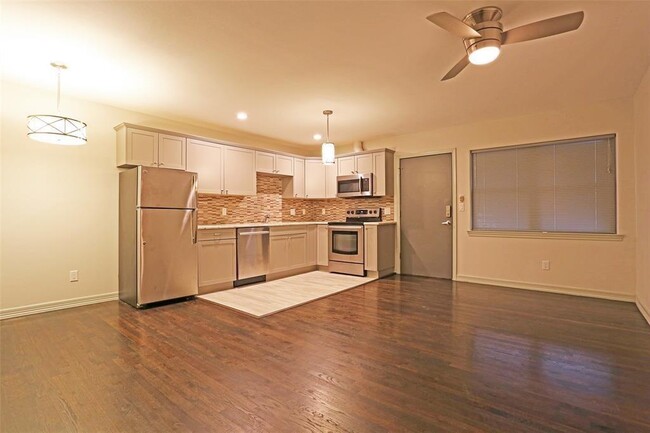 4737 Aftonshire Dr in Houston, TX - Building Photo - Building Photo