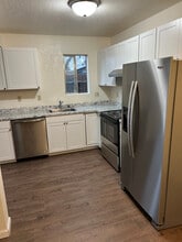 2480 Wilson Ave in Redding, CA - Building Photo - Building Photo