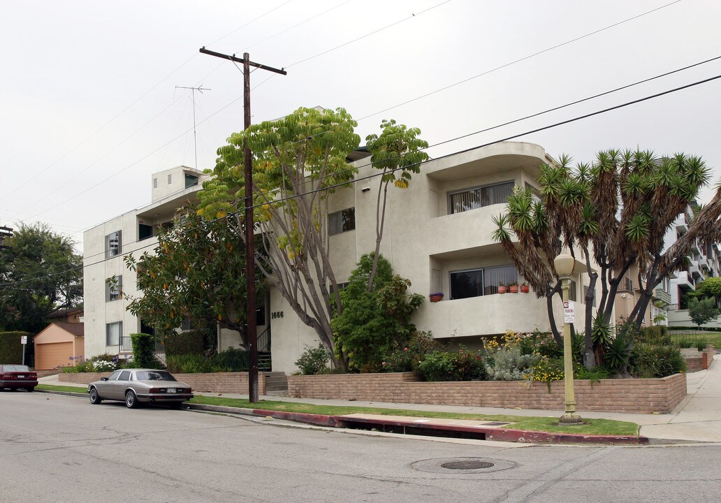 1666 Thayer Ave in Los Angeles, CA - Building Photo