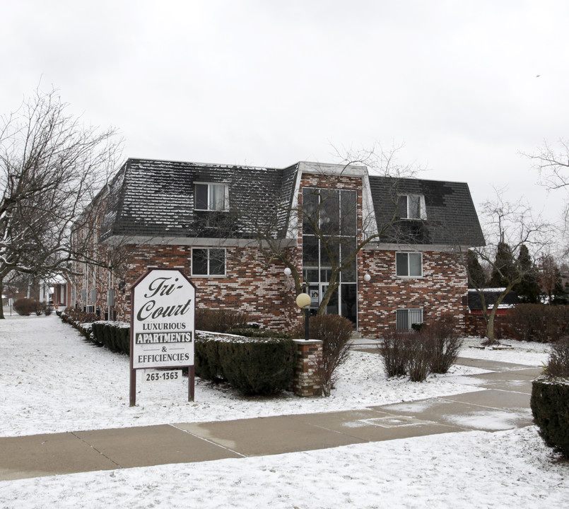 Tri-Court in Dayton, OH - Building Photo