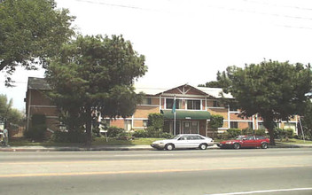 Royal Garden in Canoga Park, CA - Building Photo - Building Photo