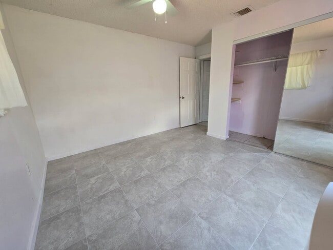 4670 SW 133rd Ave, Unit Room for rent