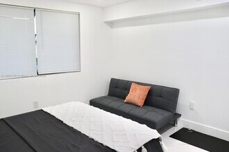 15100 Polk St in Miami, FL - Building Photo - Building Photo