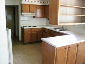 2319 N Hillcrest Pky, Unit 2319 in Altoona, WI - Building Photo - Building Photo