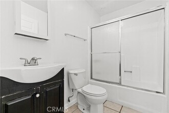 5915 Woodman Ave in Los Angeles, CA - Building Photo - Building Photo