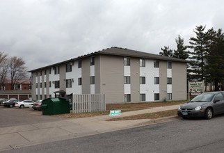 Campus East Apartments in St. Cloud, MN - Building Photo - Building Photo