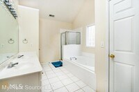 513 Crimson Ridge Dr photo'