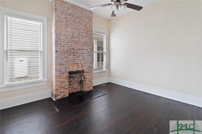 property at 413 E Waldburg St