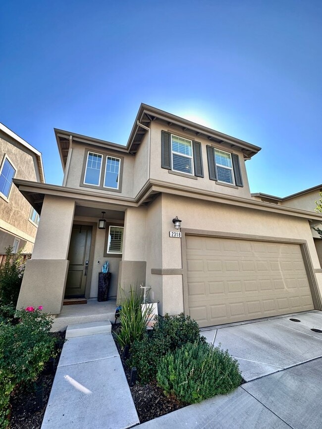 2318 Spitfire Way in Sacramento, CA - Building Photo - Building Photo