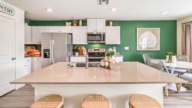 4934 Fern Mesa Ave in Enterprise, NV - Foto de edificio - Building Photo