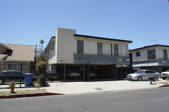 139 N Mariposa Ave in Los Angeles, CA - Building Photo - Building Photo