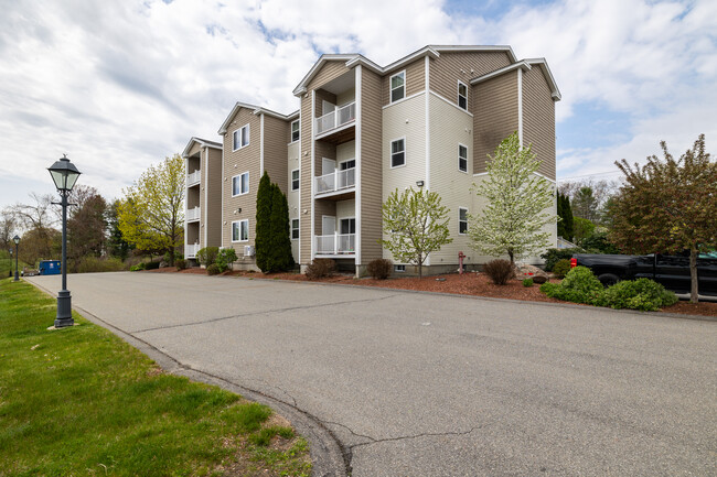 Crossroads Path in Merrimack, NH - Building Photo - Primary Photo