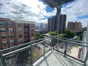 1000 W Leland Ave in Chicago, IL - Building Photo - Building Photo