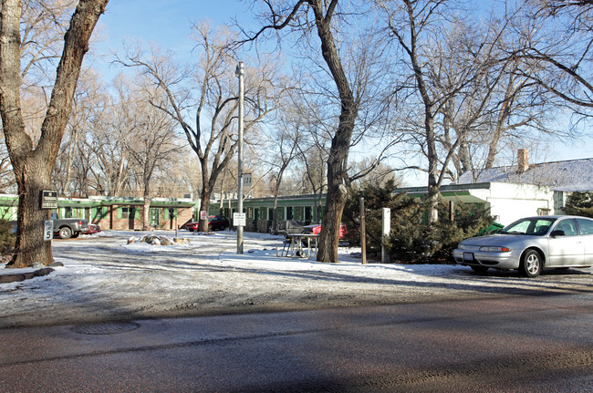 Navajo Apartments in Colorado Springs, CO - Building Photo - Building Photo