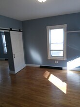 13 2nd St, Unit 1 in Attleboro, MA - Foto de edificio - Building Photo