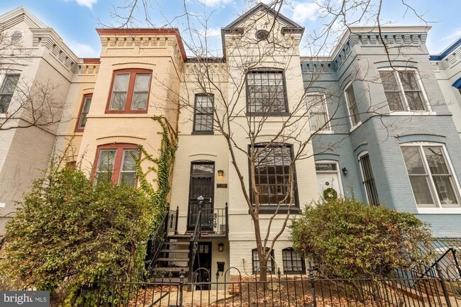 650 E St NE, Unit BASEMENT in Washington, DC - Foto de edificio - Building Photo