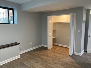 2742 S Millard Ave in Chicago, IL - Foto de edificio - Building Photo