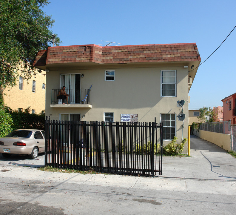 1731 NW 18th Ter in Miami, FL - Building Photo