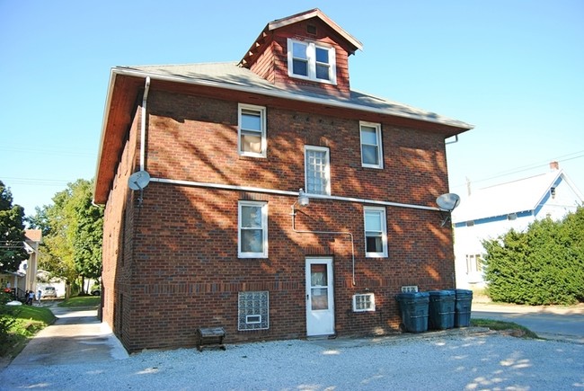 1096 Florida Ave in Akron, OH - Building Photo - Building Photo