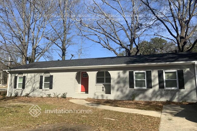 property at 10 Porter Cir