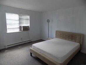 71 Belair Dr in New Milford, CT - Building Photo - Building Photo