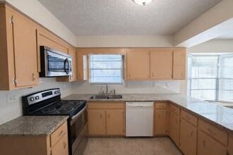 7 Mitchell Ave in Orange Park, FL - Building Photo - Building Photo