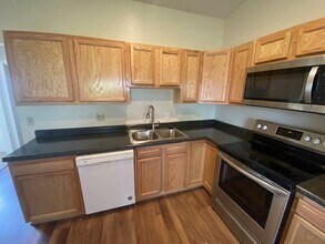 819 Trustway Ct, Unit 819 in Mason, OH - Foto de edificio - Building Photo