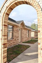 15 West Dr in Edinburg, TX - Foto de edificio - Building Photo