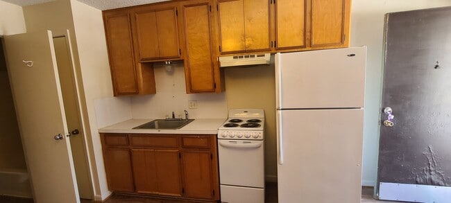 58 TX-75 in Huntsville, TX - Building Photo - Building Photo